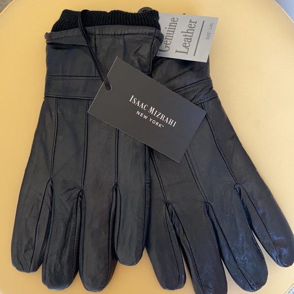 Isaac Mizrahi Accessories - Isaac Mizrahi! 💯Leather touchscreen gloves 🧤